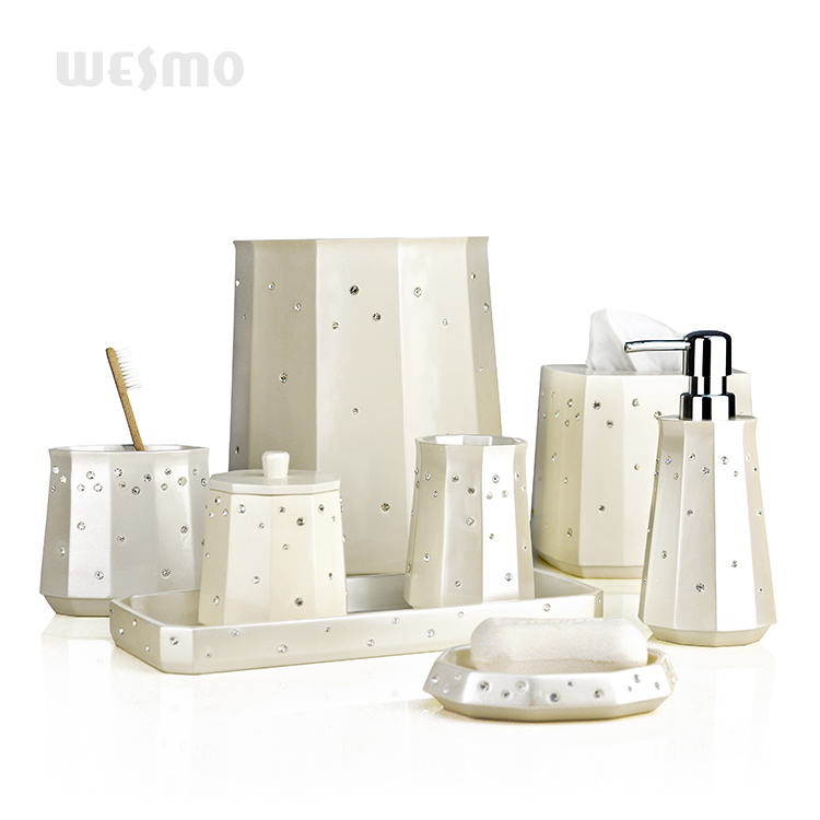Manufacturer supply modern luxury eight piece polyresin bathroom accessories set with rhinestone